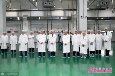 瑞士羅氏集團(tuán)與新華制藥攜手，山東首個國際合作生物技術(shù)項目正式投入運(yùn)營